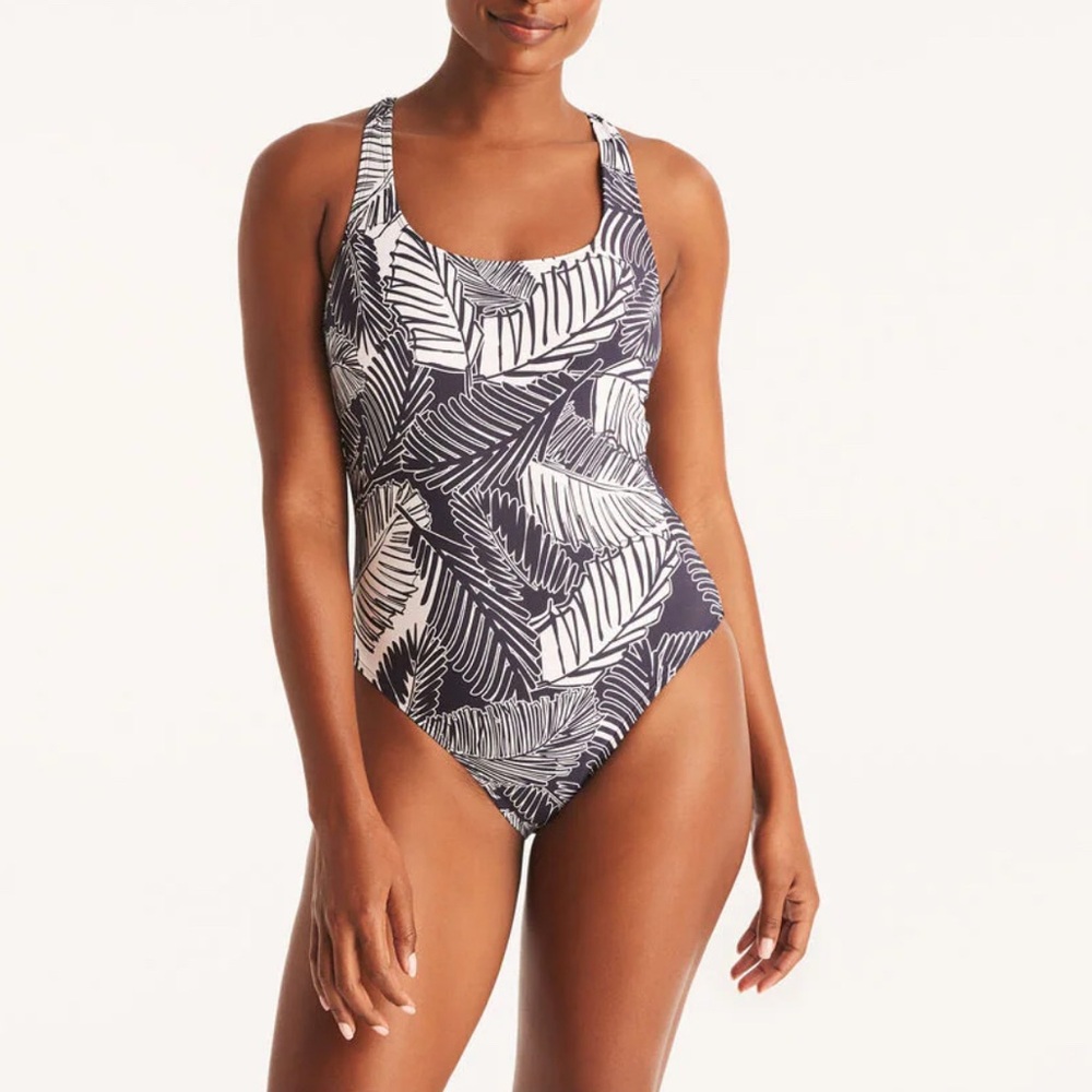 Nwt Náutica Criss Cross Printed One Piece Swimsuit